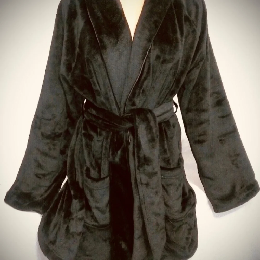 Victoria's Secret  Black Velvet Robe Luxurious Intimates Size:M-L. Lenght:35.5"! - Picture 4 of 4